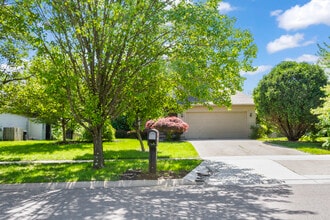 Building Photo - 1637 Cantebury Ln