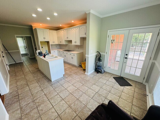 Foto del edificio - 449 Sanders Ln