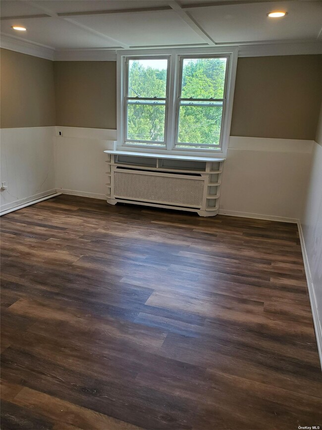 Building Photo - 37 Maplewood Rd
