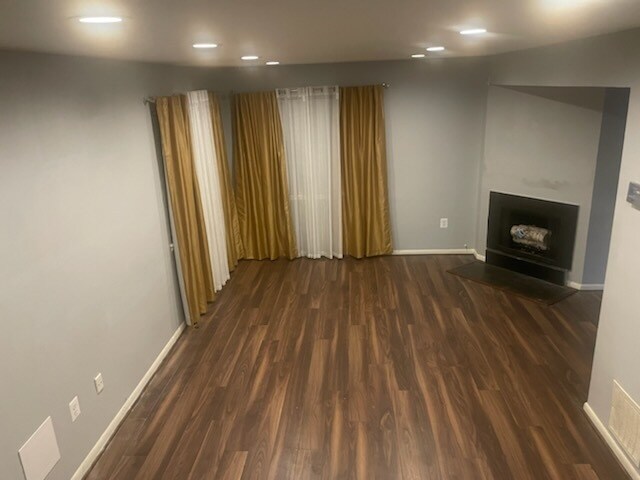 Building Photo - 7512 Woodbine Dr
