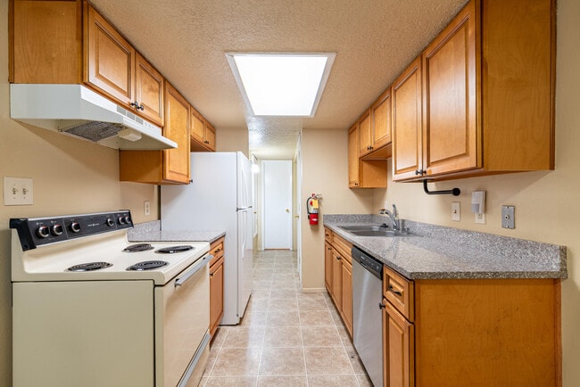 Foto del edificio - 3528 Tyson Pl NE