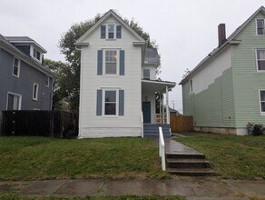 Building Photo - 137 S Wheatland Ave