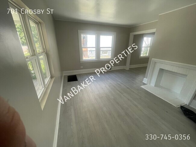 Building Photo - 701 Crosby St