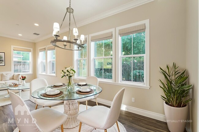 Foto del edificio - 180 Westborough Ln