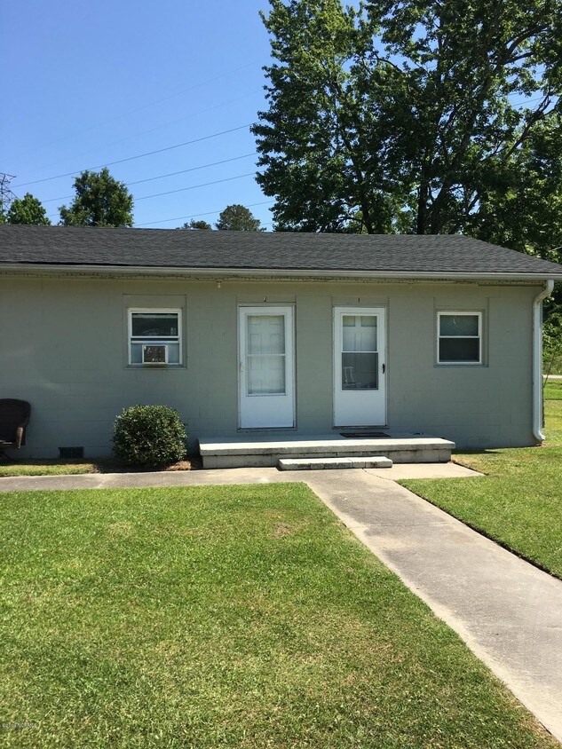 165 Lakewood Dr Unit J, Jacksonville, NC 28546 Apartment for Rent in