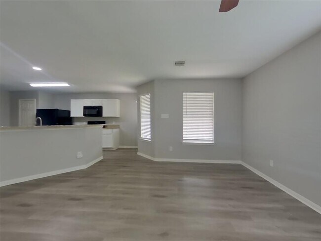 Building Photo - 21439 Jamals Way