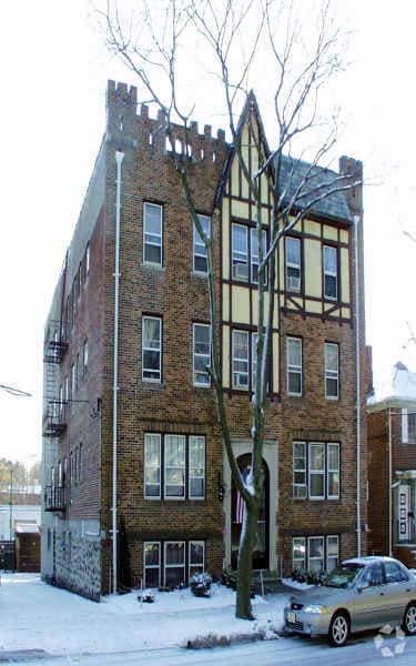 Building Photo - Teaneck Properties