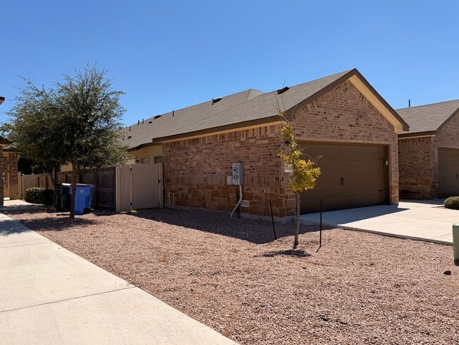 Building Photo - 1127 Renee Way