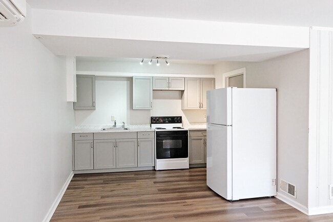 Building Photo - Pet-Friendly Fry's Spring Basement Apartment
