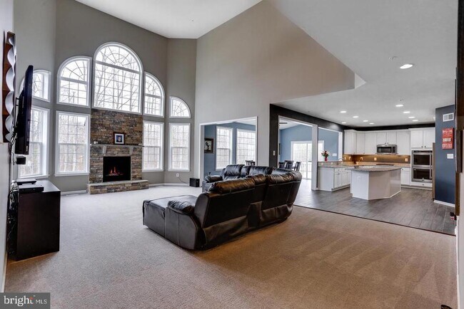 Foto del edificio - 12808 Steam Mill Farm Dr