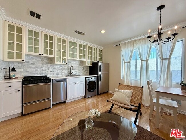 Building Photo - 938 6th St