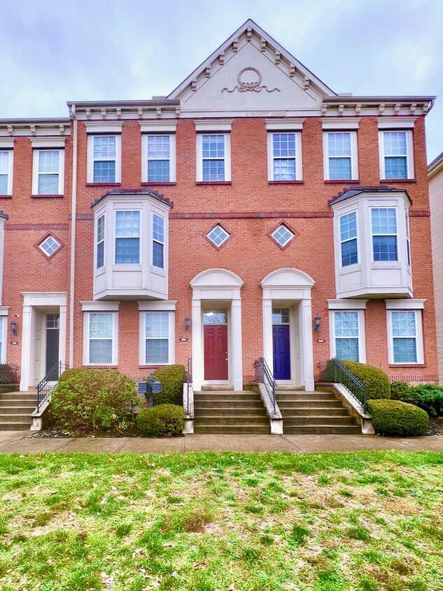 Primary Photo - Modern Townhome Just Steps from TQL Stadium!