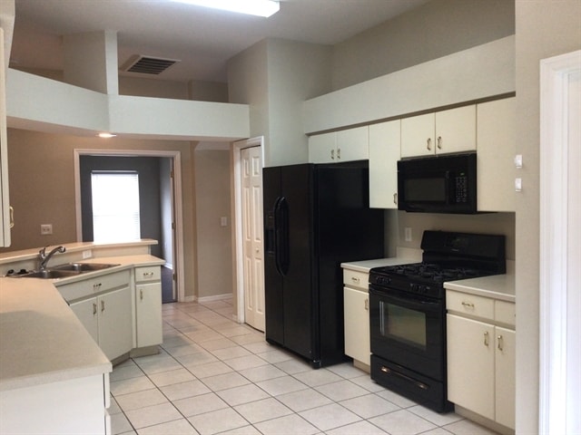 Building Photo - 30719 Tremont Dr