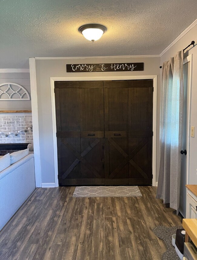 Foto del edificio - 350 Henry St NW