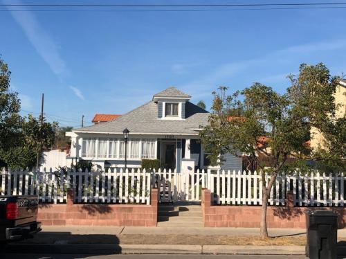 Building Photo - 1707 E Santa Ana St