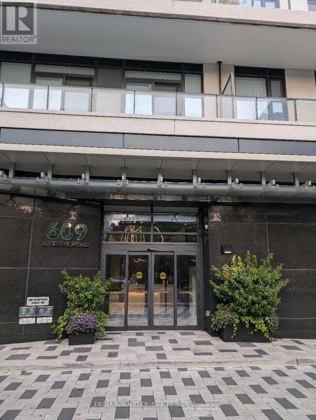 Building Photo - 609 Avenue Rd