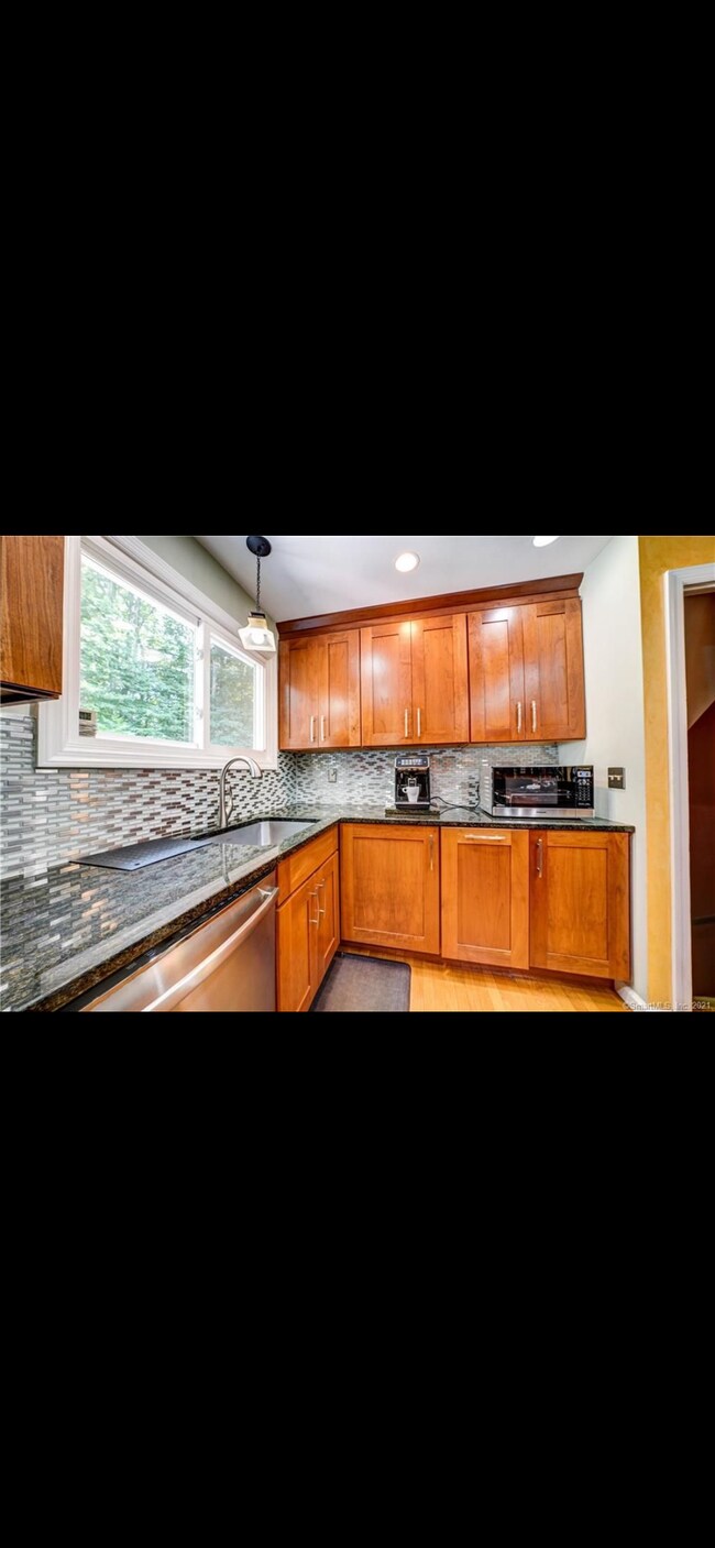Building Photo - 33 Benedict Rd