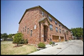 Building Photo - 1305 Halcyon Pl