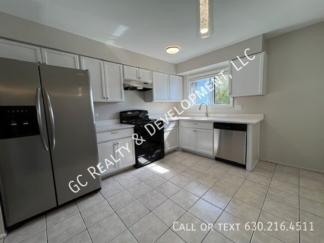 Foto del edificio - ***RECENTLY UPDATED NORTHBROOK CONDO / 2 B...