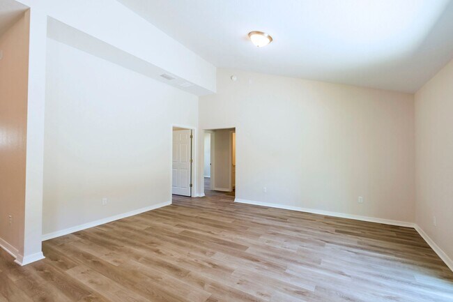 Foto del edificio - 3 bed / 2 bath with office - 16563 SW 31st...