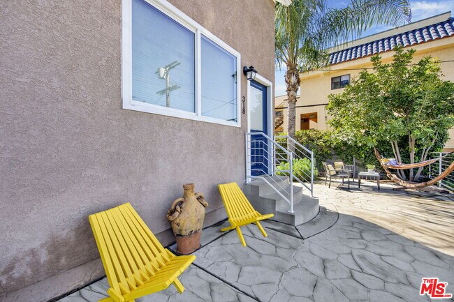 Foto del edificio - 318 Parkman Ave