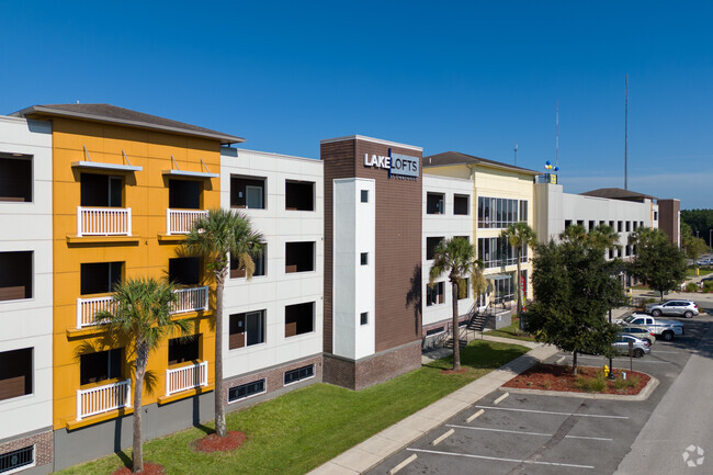 Building Photo - Lake Lofts at Deerwood