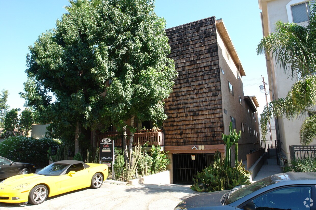 10859 Fruitland Dr, Studio City, CA 91604 Apartments in Studio City