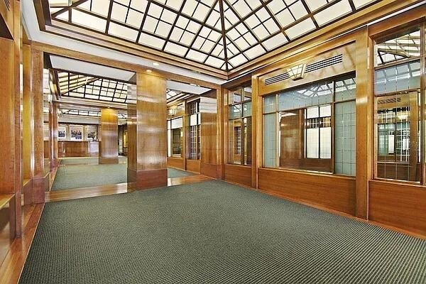 Foto del edificio - 350 W 50th St