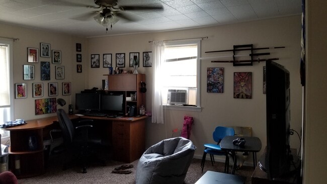 decor not included - 2 Broadway