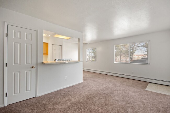 Foto del edificio - Bright Townhome in Lakewood!