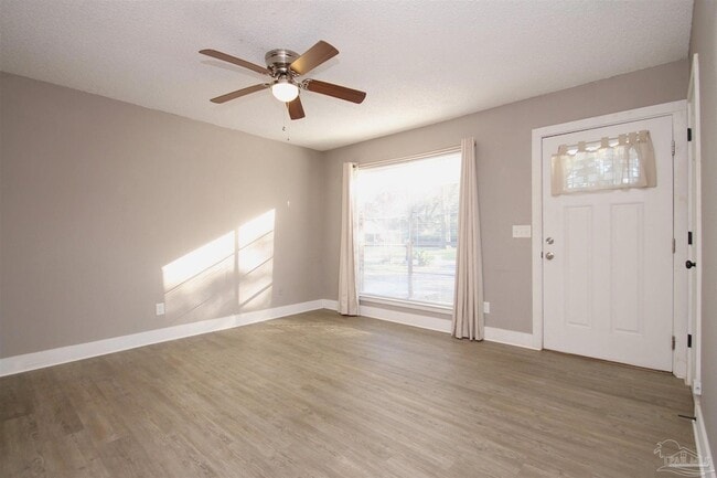 Foto del edificio - 5180 Catalina St