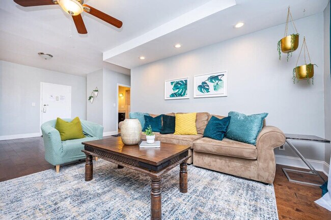 Building Photo - 215 Piedmont Ave NE