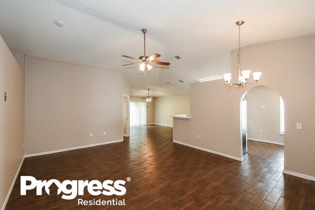 Building Photo - 10236 Woodley Creek Rd W