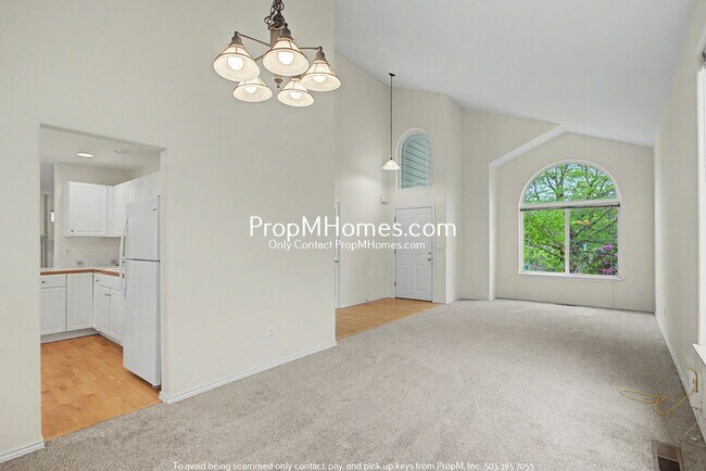Building Photo - Bull Mountain Three Bedroom Home!