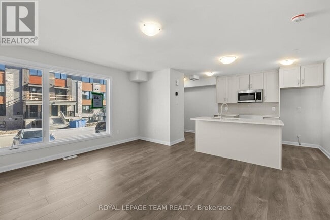 Photo du bâtiment - 931 Creekway Private