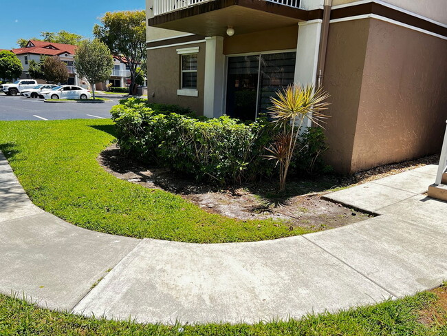 Building Photo - 1200 SW 113th Terrace