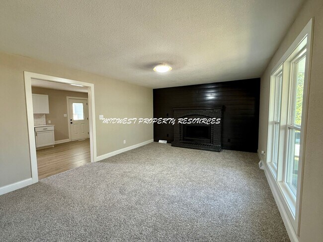 Foto del edificio - Beautifully Remodeled 4 Bedroom, 3 Bath Home