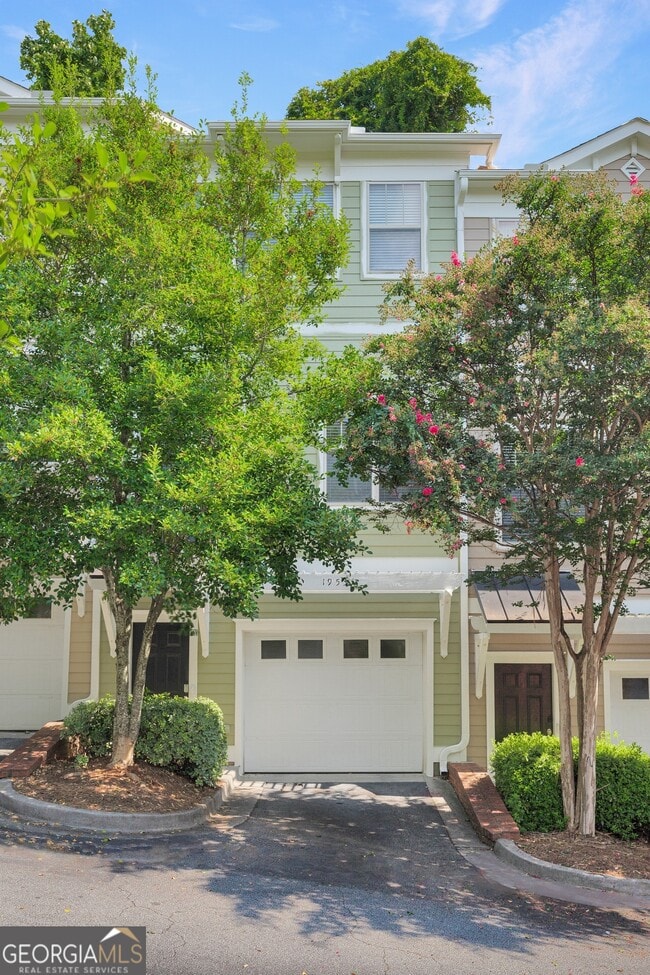 Foto del edificio - 1953 Sterling Oaks Cir NE