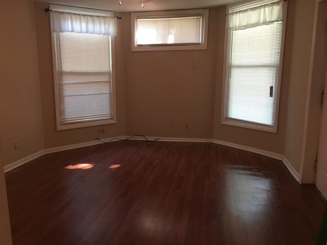 Primary Photo - 318 Park St