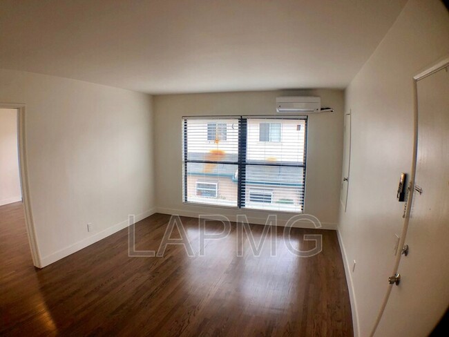 Building Photo - 2272 White St
