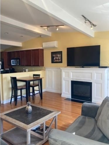 Building Photo - 17 Vinton St