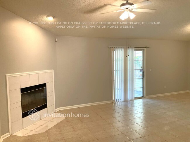 Foto del edificio - 7811 Enderby Ave E
