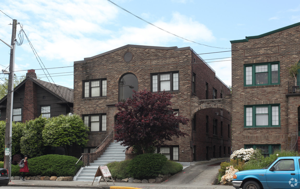 Foto principal - 725 10th Ave