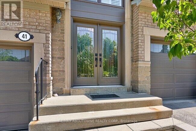 Photo du bâtiment - 2250 Rockingham Dr