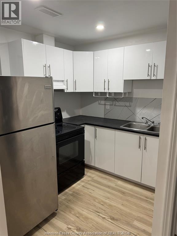 Photo du bâtiment - 1383 Helsinki Ct