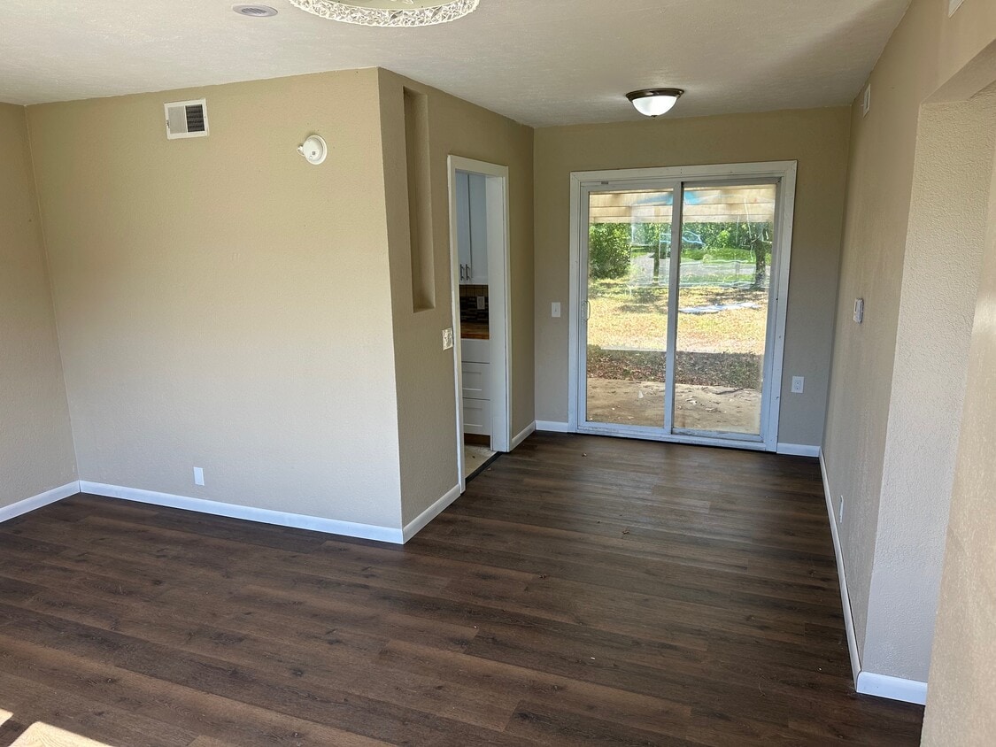 Living/Dining - 2037 E 31st St