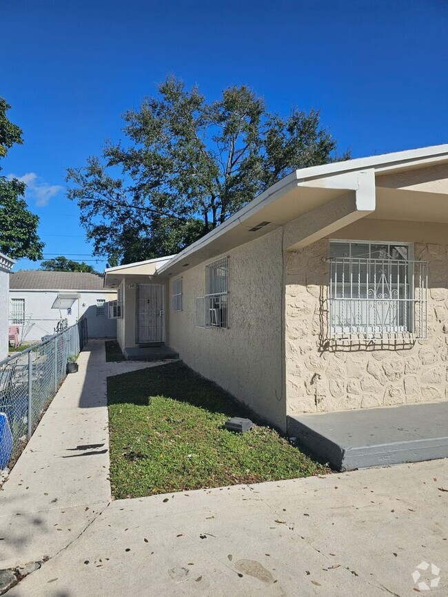 Building Photo - 1745 NW 47th Terrace