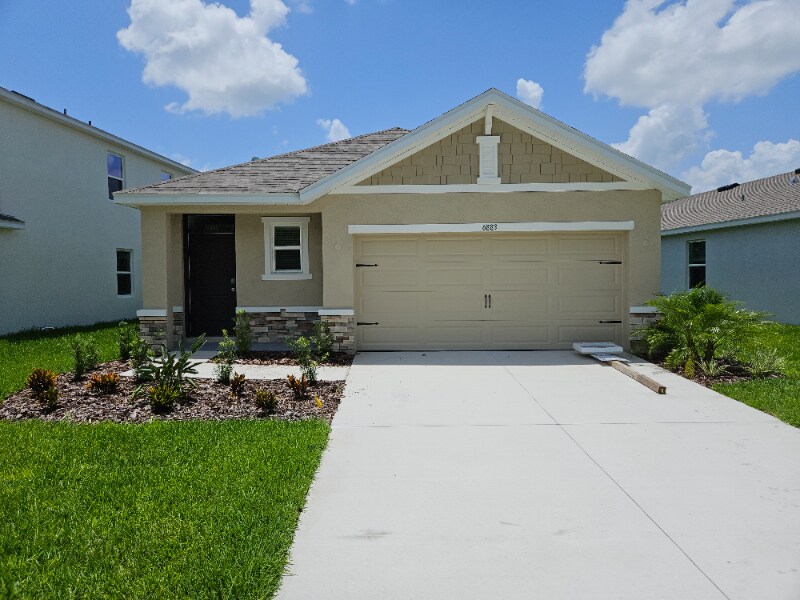 Foto principal - 6883 Broad River Ave