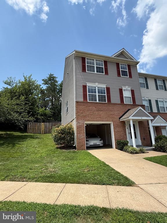 Building Photo - 61 Sire Way