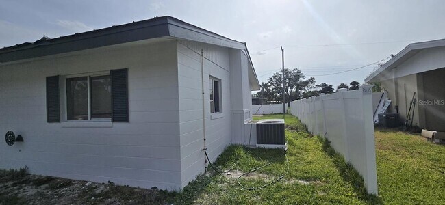 Foto del edificio - 3413 Areca St
